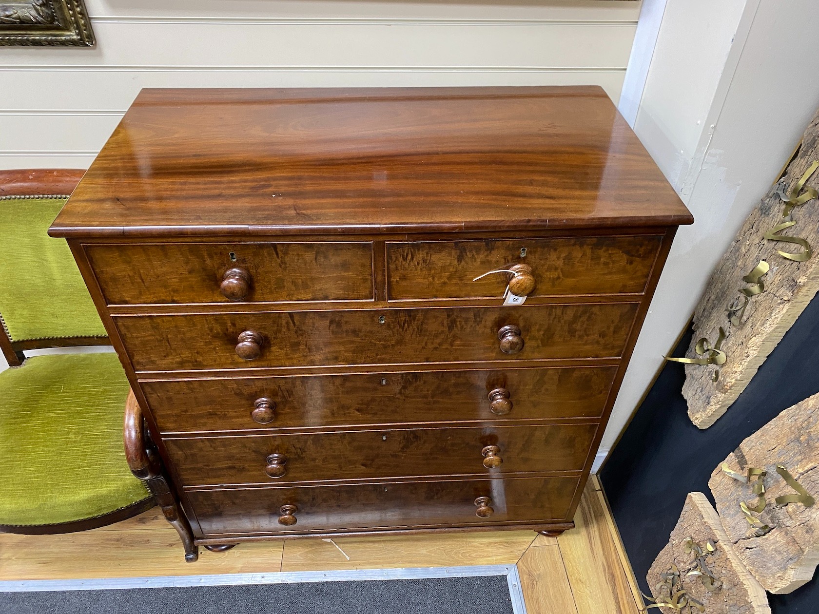 An early Victorian mahogany six drawer chest, width 105cm, depth 53cm, height 110cm